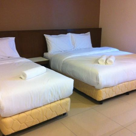 Langkawi Uptown Hotel Kuah Esterno foto