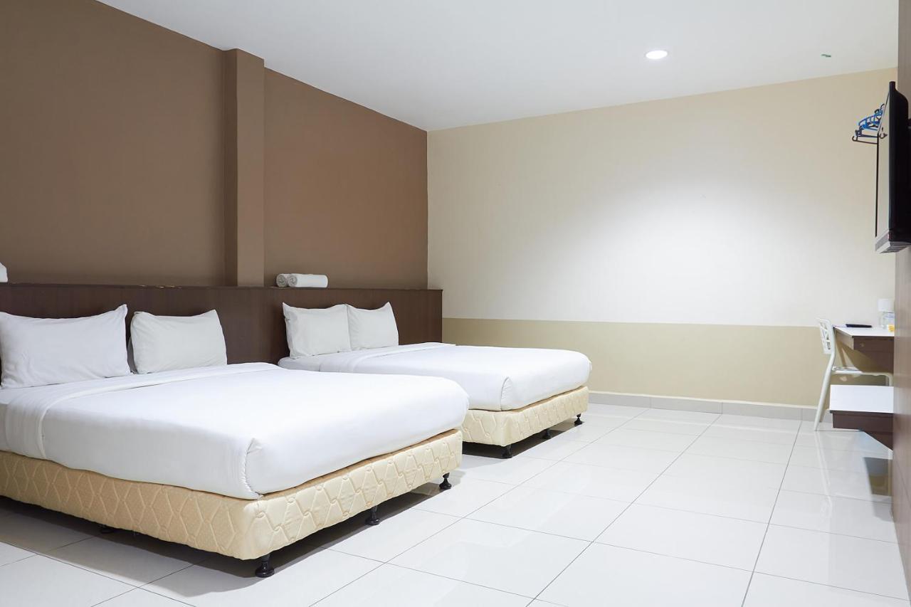 Langkawi Uptown Hotel Kuah Esterno foto