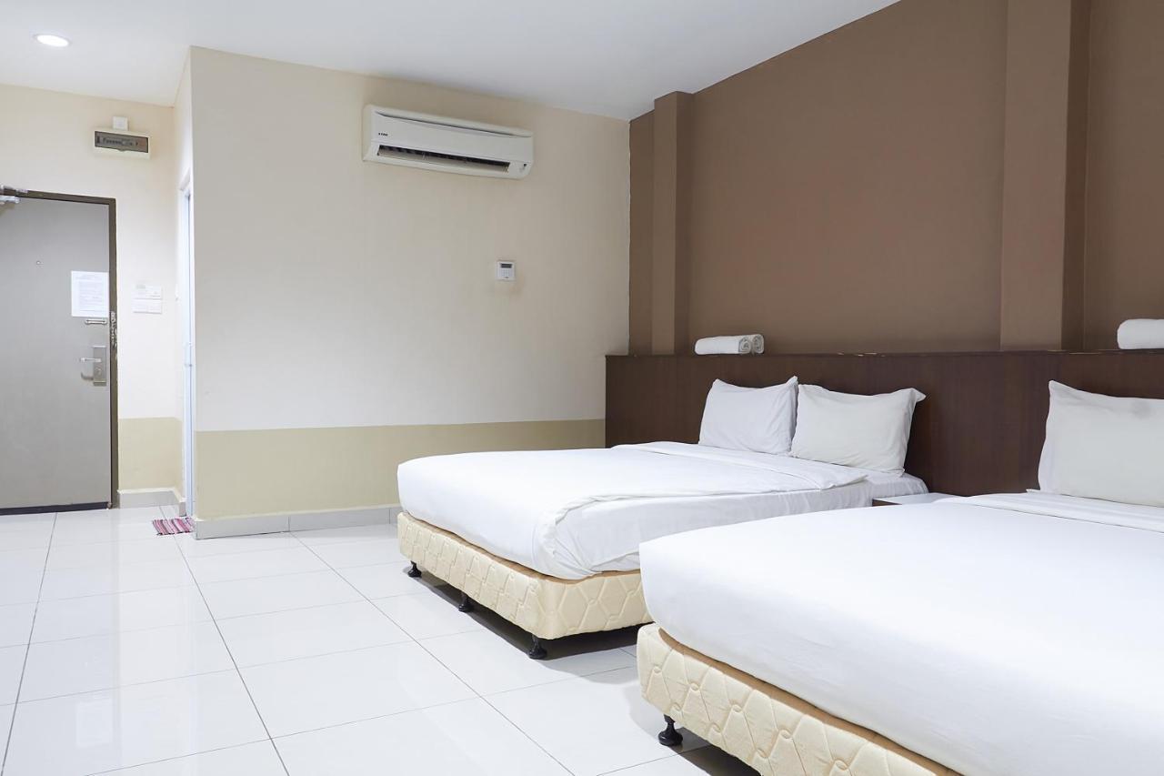 Langkawi Uptown Hotel Kuah Esterno foto